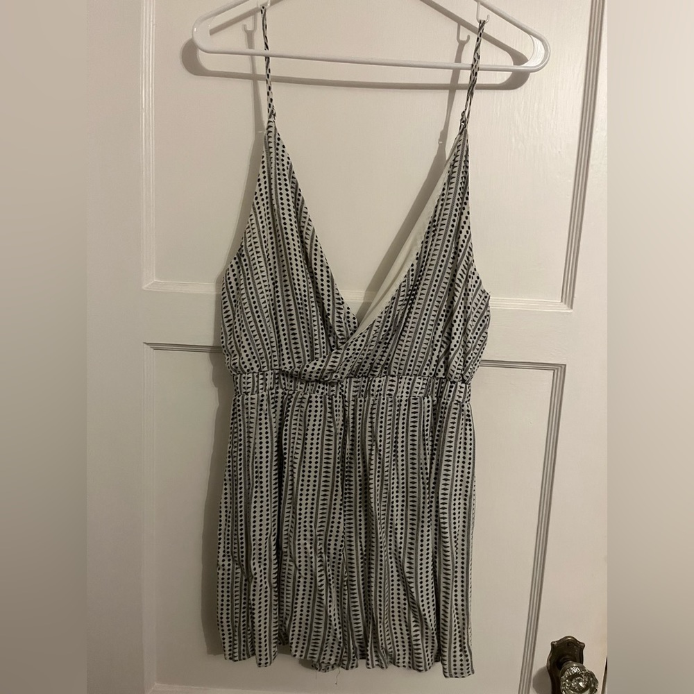 Romper stylish black and white